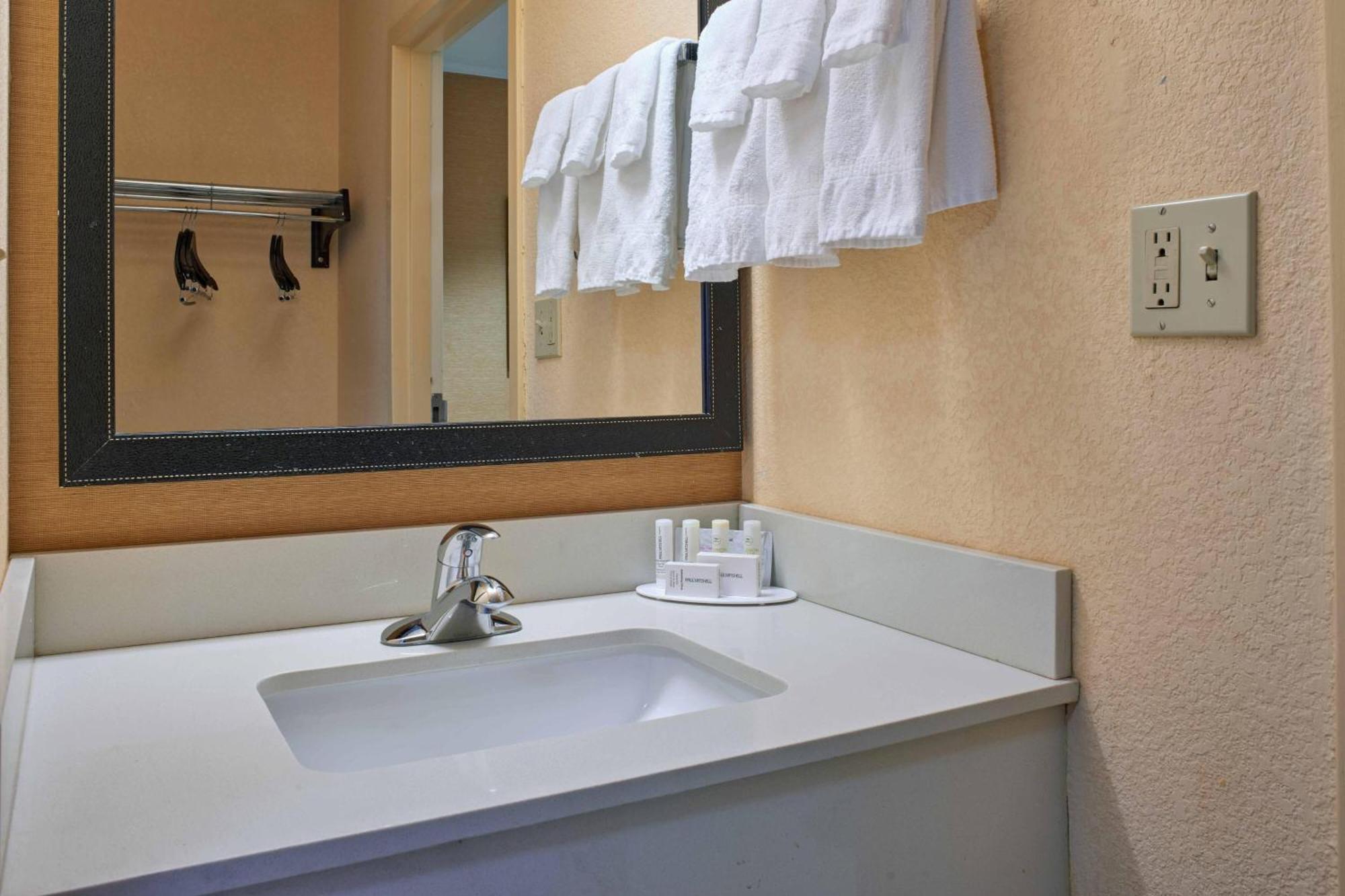 Fairfield Inn By Marriott Kalamazoo West Eksteriør billede